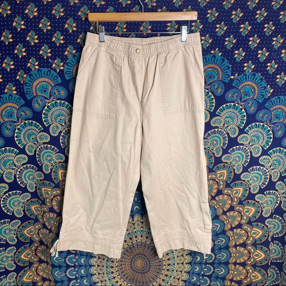 🐾free w/purchase🐾 beige cropped pants